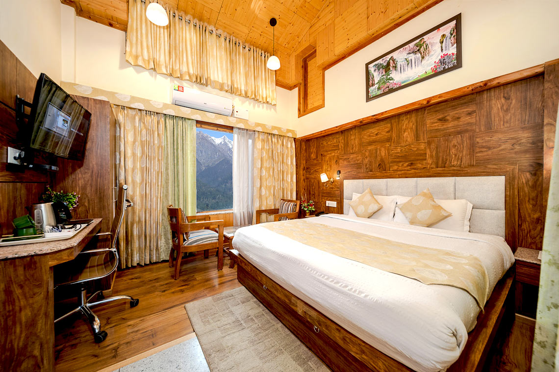 Standard Mountain View Room — luxury boutique hotel Manali, Beas Kund Massif vista